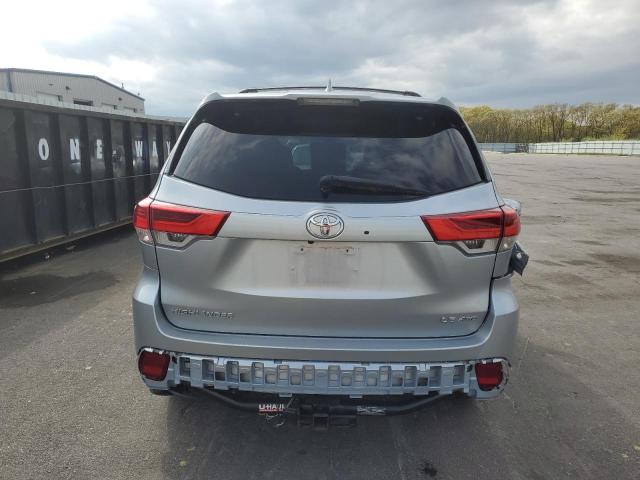 2018 Toyota Highlander Le VIN: 5TDBZRFH4JS900754 Lot: 53670724