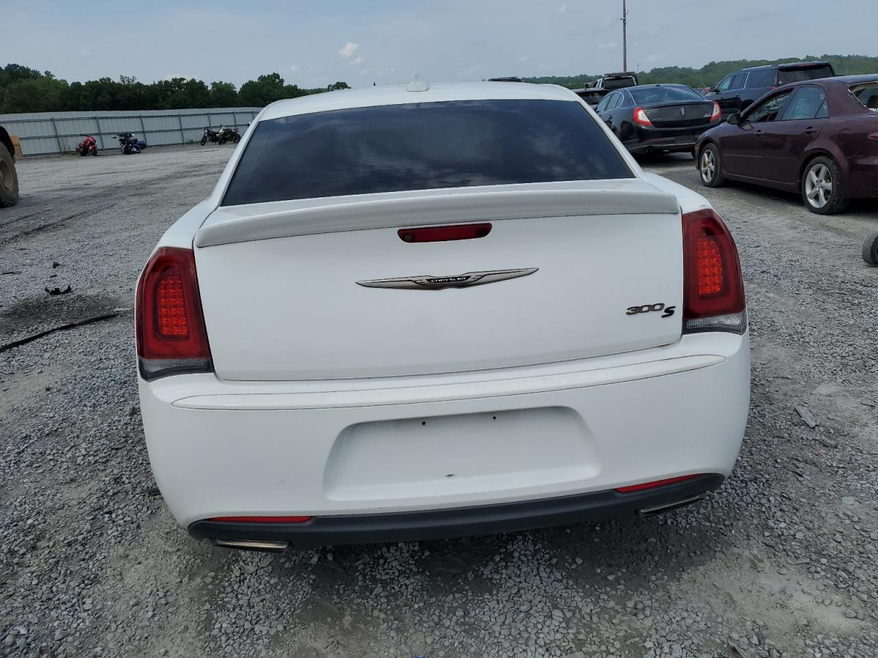 2C3CCABG2HH669015 2017 Chrysler 300 S