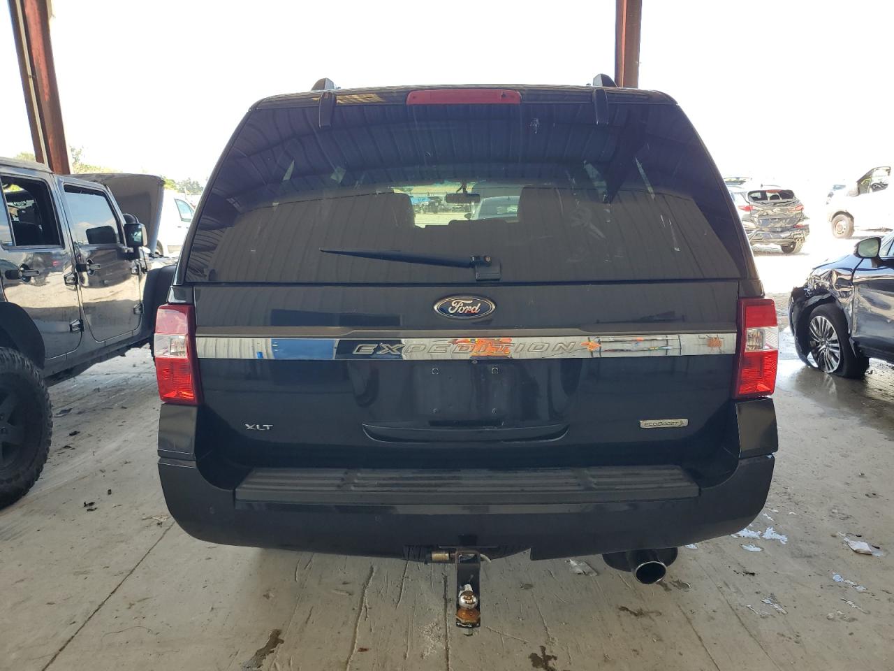 1FMJU1HT1FEF38324 2015 Ford Expedition Xlt