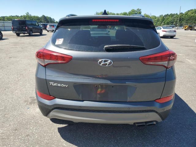 2018 Hyundai Tucson Value VIN: KM8J33A25JU667701 Lot: 56620574