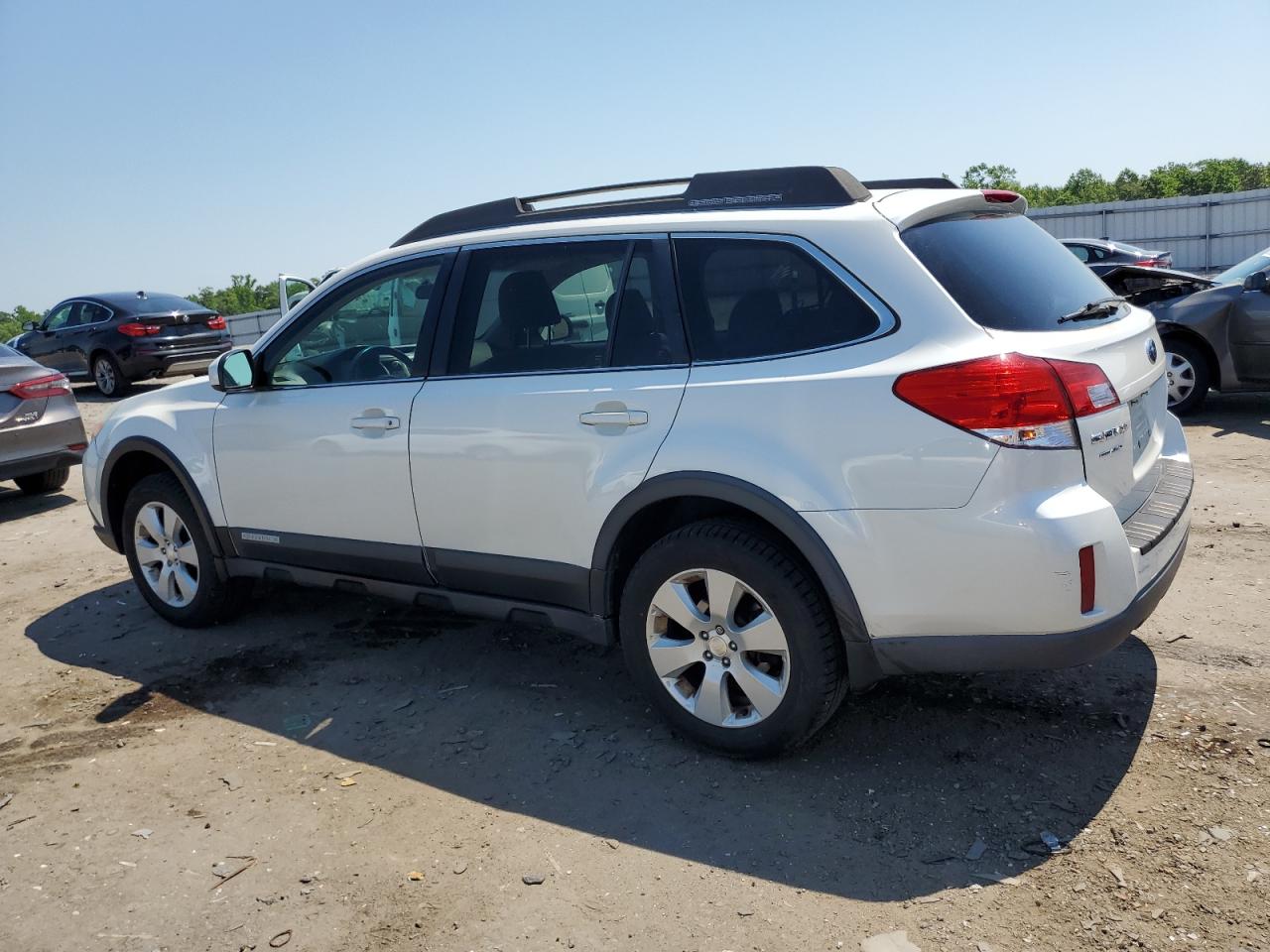 4S4BRBCC6C3270946 2012 Subaru Outback 2.5I Premium