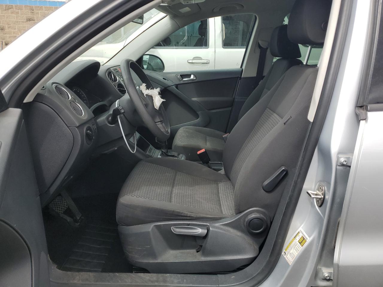 WVGBV7AX6BW550636 2011 Volkswagen Tiguan S