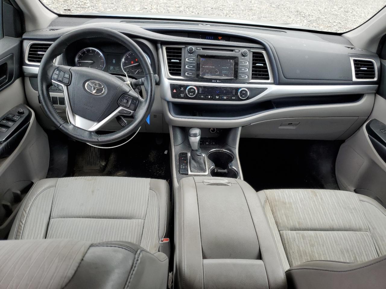 5TDBKRFH3FS181167 2015 Toyota Highlander Le