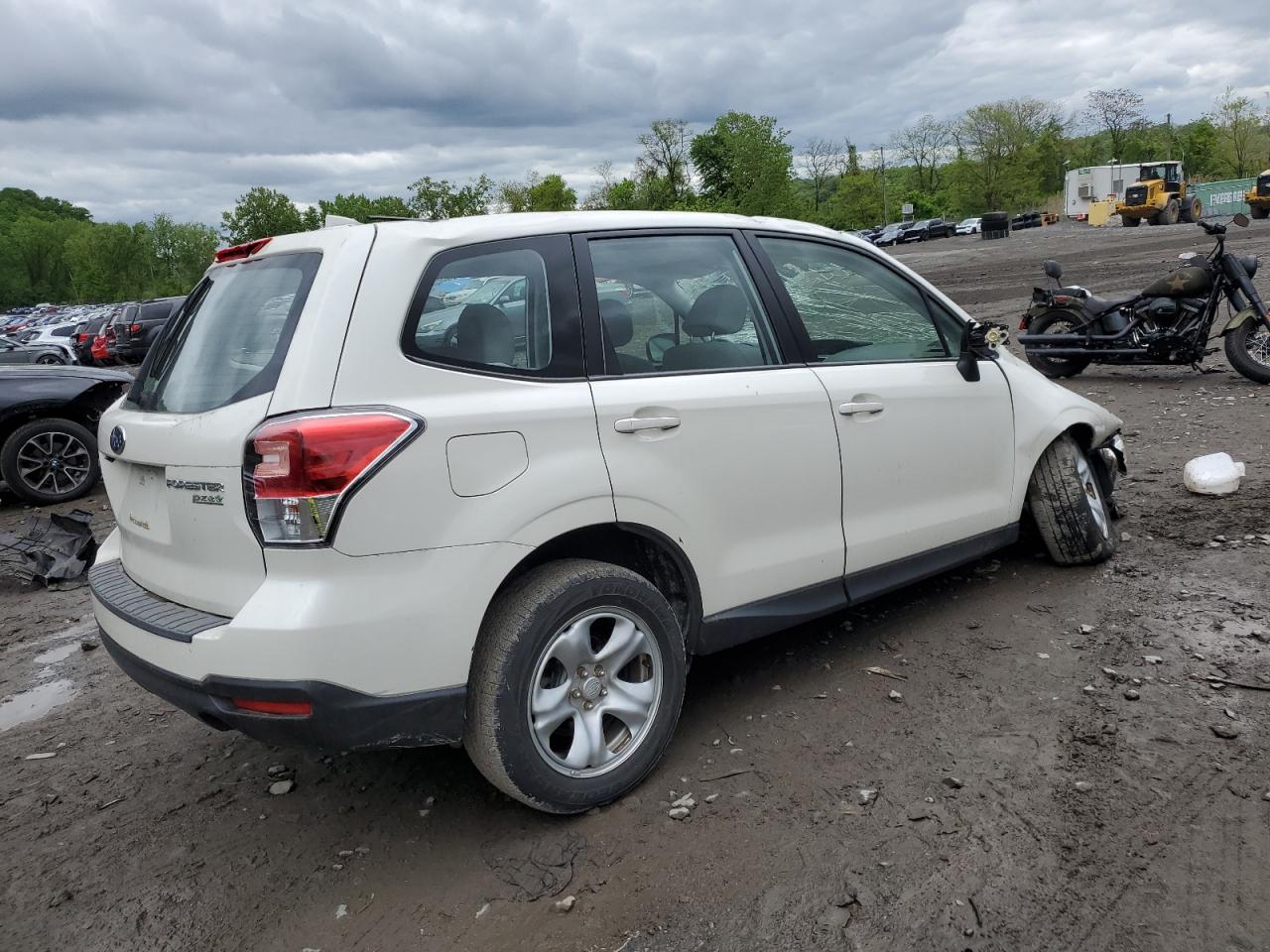 JF2SJAAC8HH805084 2017 Subaru Forester 2.5I