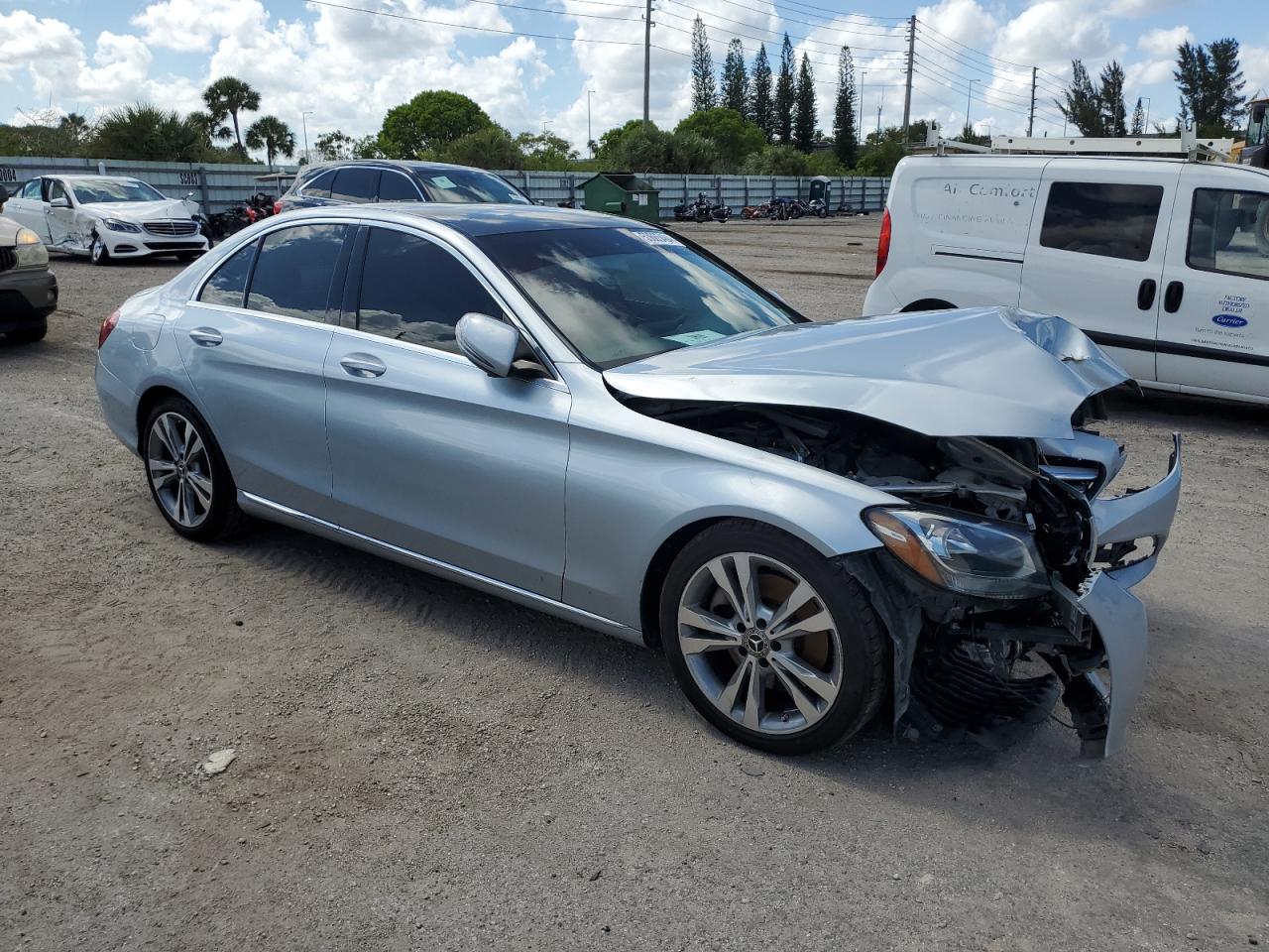 55SWF4JB6HU215569 2017 Mercedes-Benz C 300