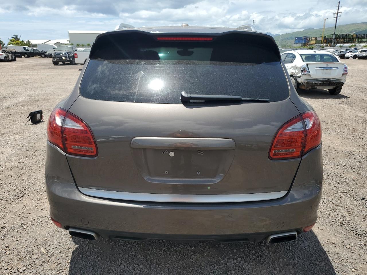 WP1AB2A22BLA52319 2011 Porsche Cayenne S