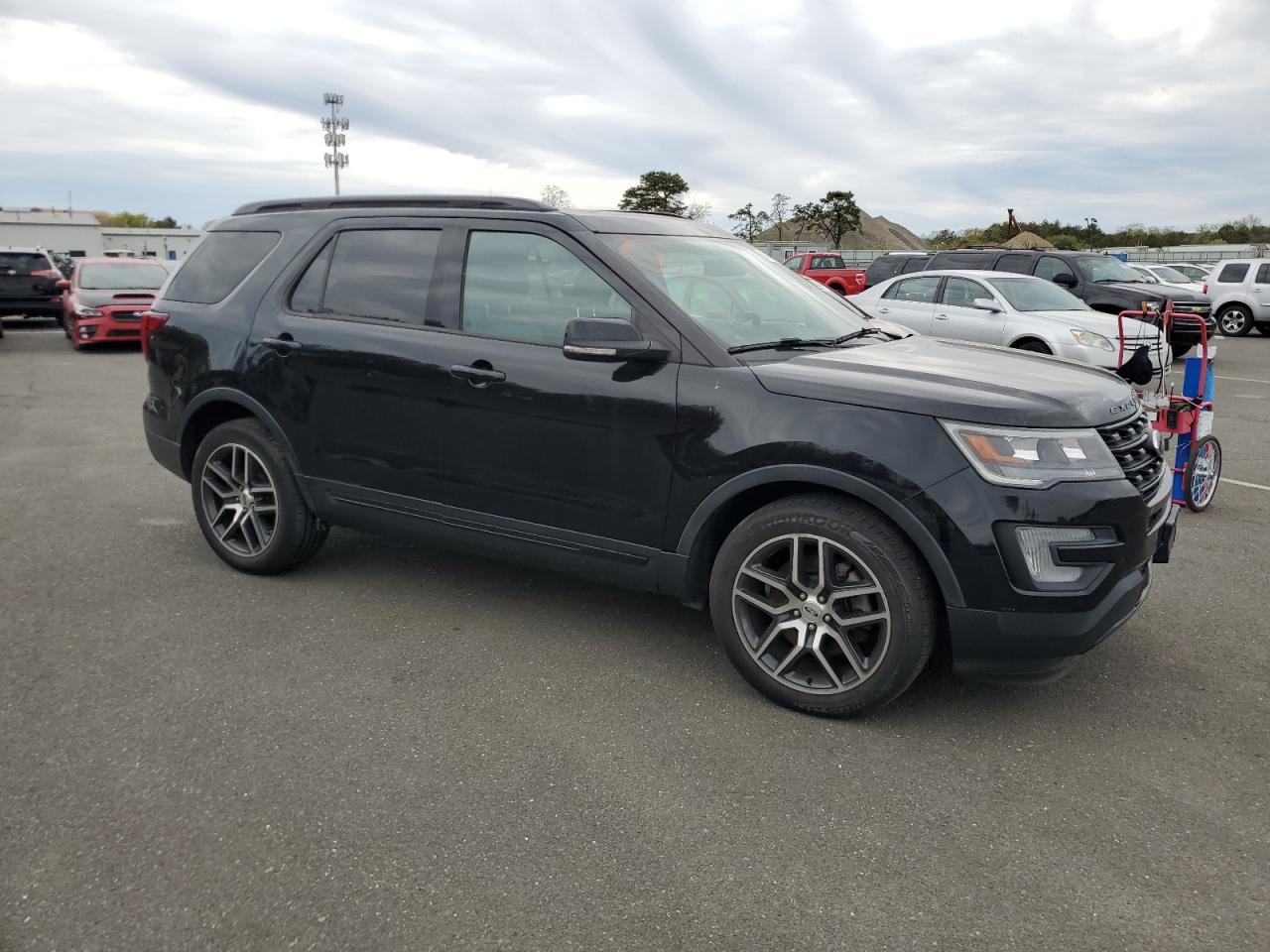 2017 Ford Explorer Sport vin: 1FM5K8GT3HGC28703