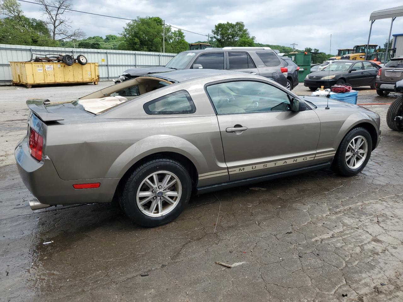 1ZVFT80N555125174 2005 Ford Mustang