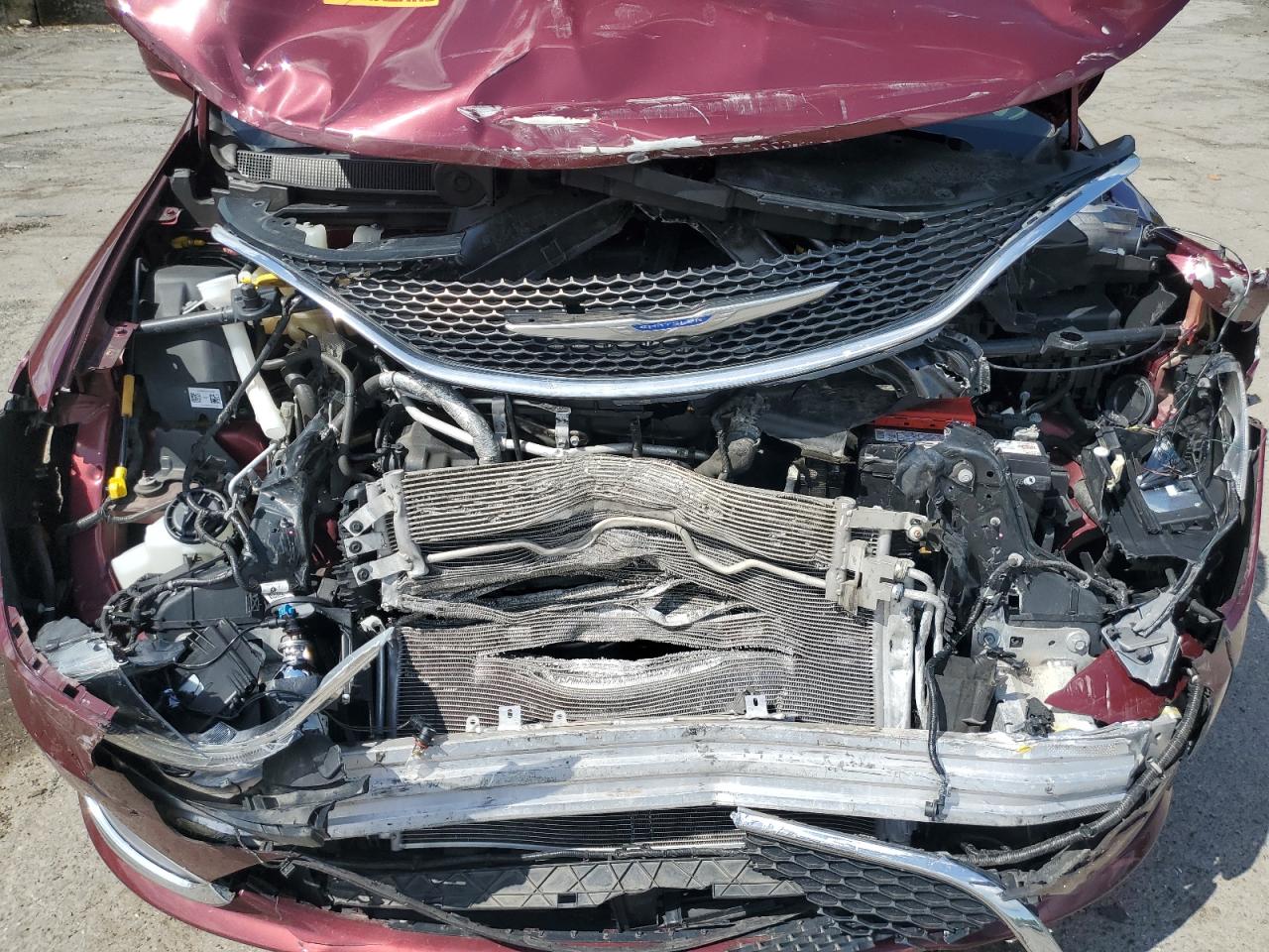 2C4RC1BG8KR721903 2019 Chrysler Pacifica Touring L