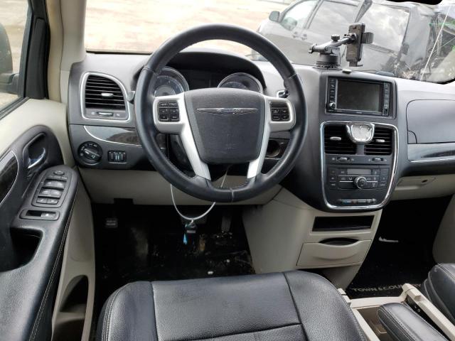2014 Chrysler Town & Country - Image 8