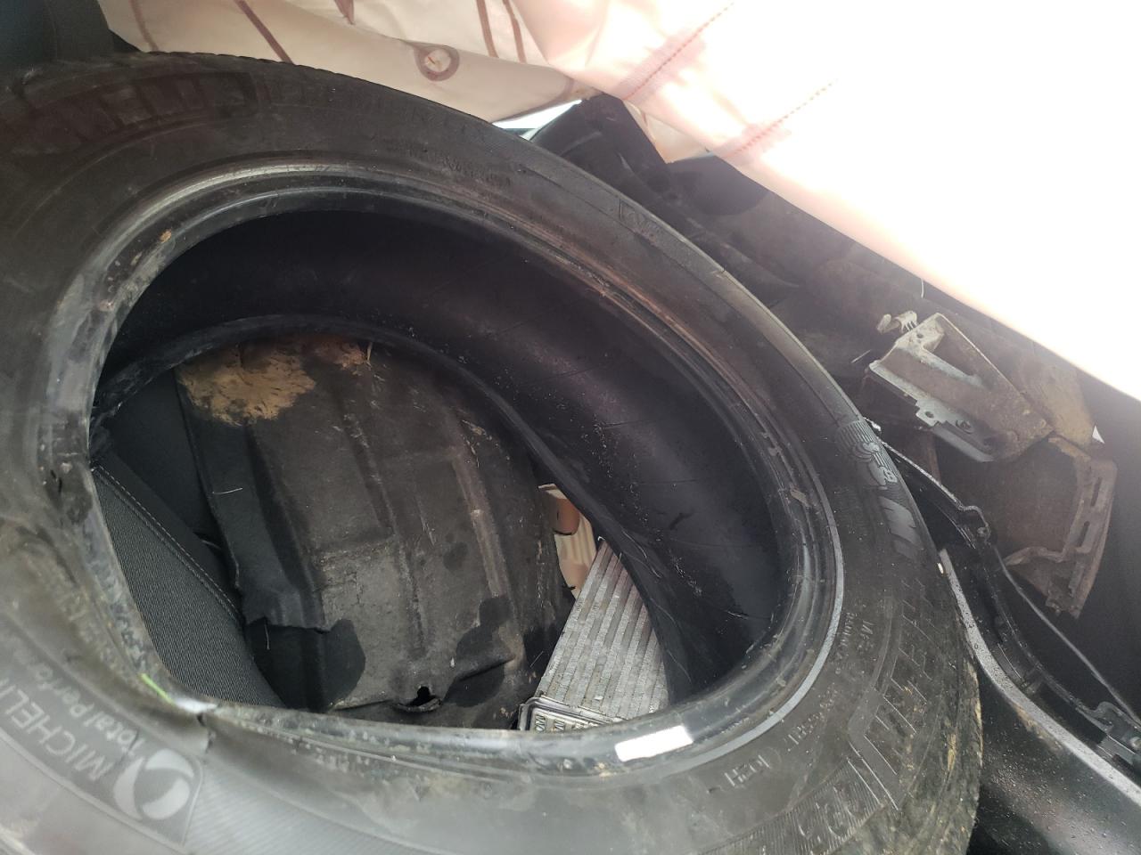 2GNAXJEV8J6299702 2018 Chevrolet Equinox Lt