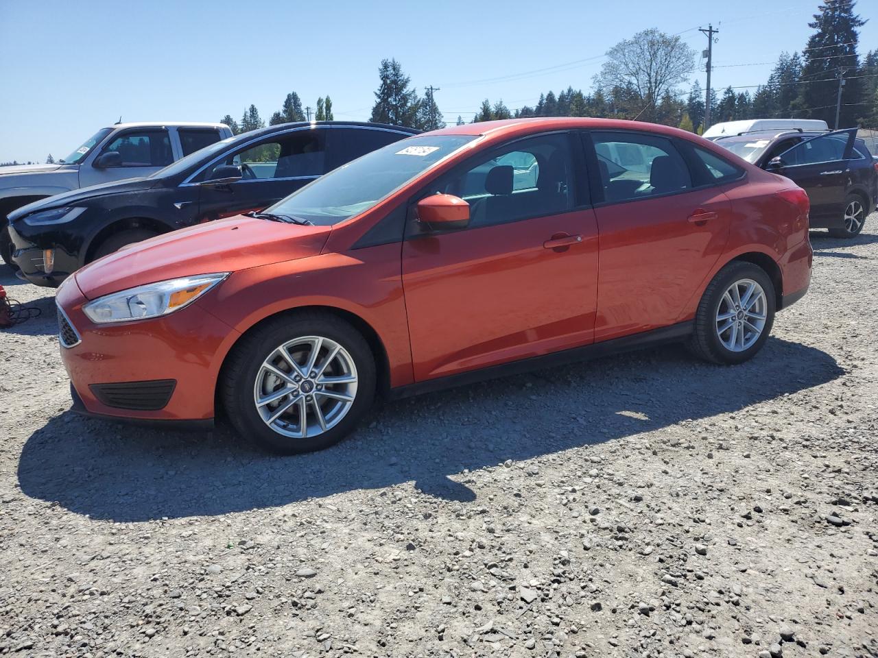 2018 Ford Focus Se vin: 1FADP3FE9JL293484