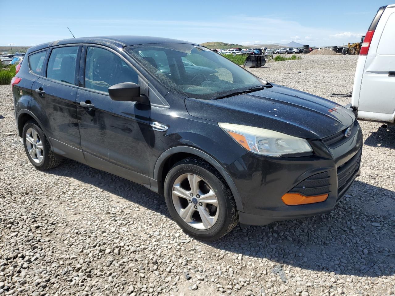 1FMCU0F77EUE57132 2014 Ford Escape S