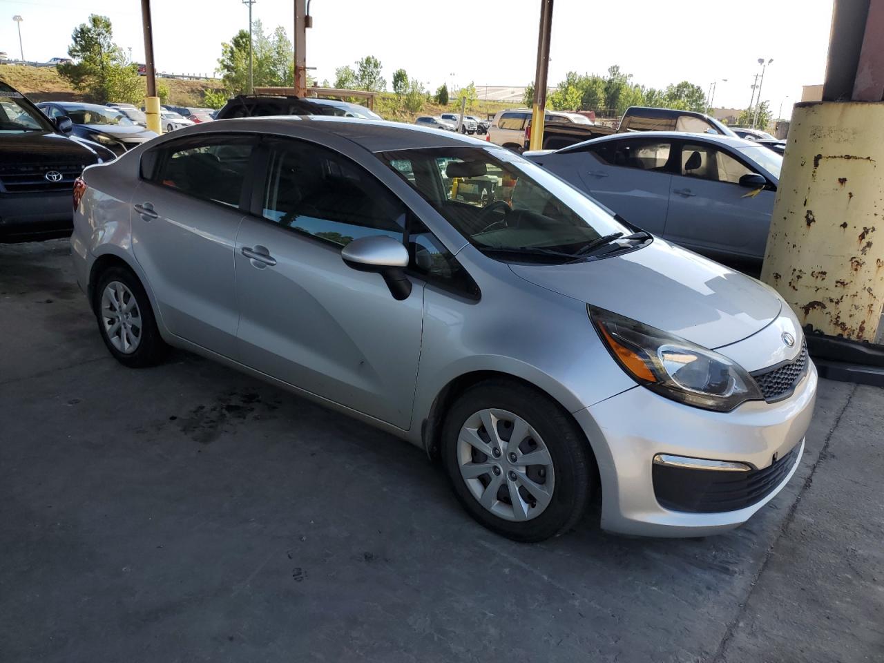 KNADM4A39H6014619 2017 Kia Rio Lx