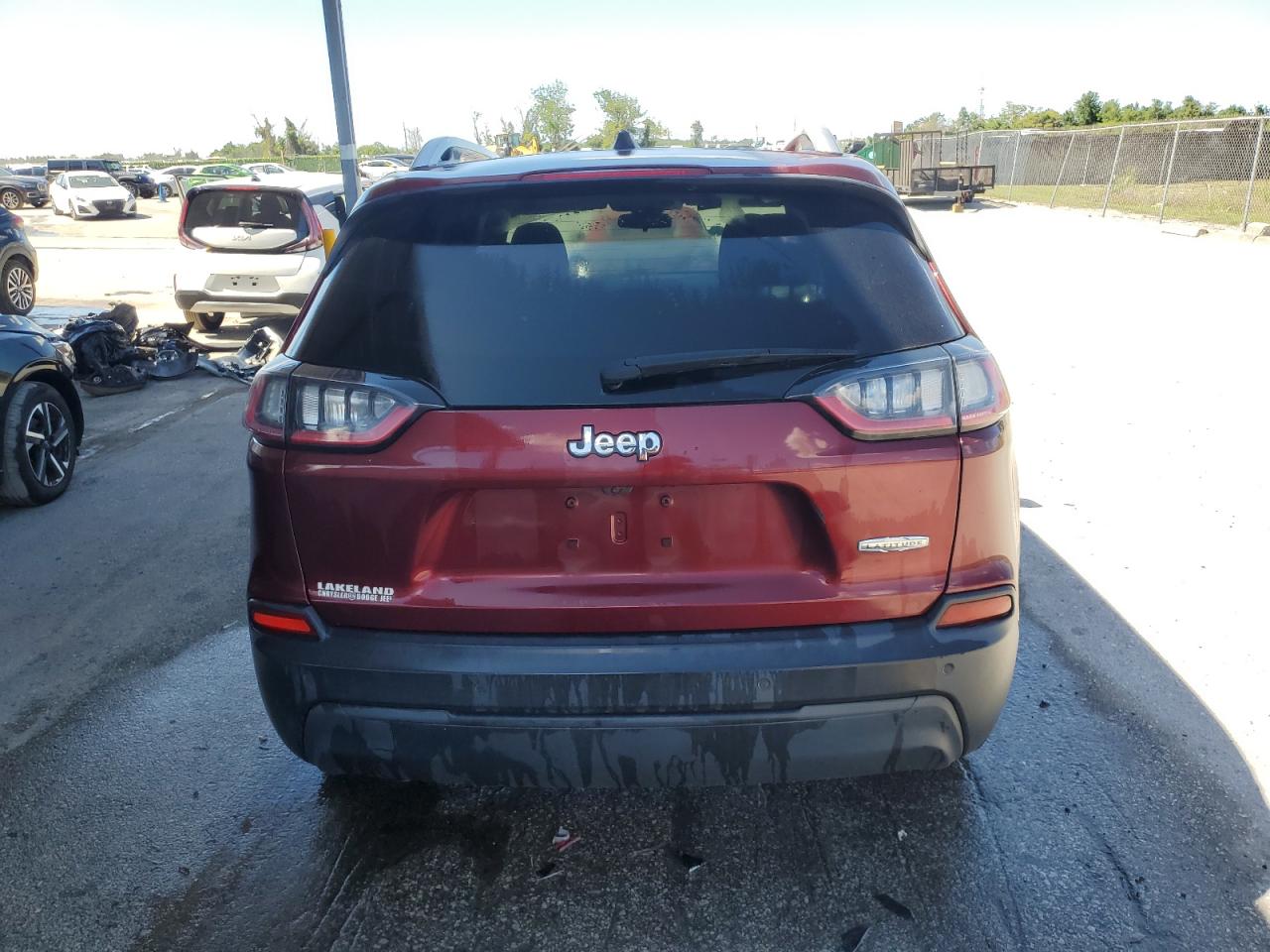 1C4PJLCB3KD358800 2019 Jeep Cherokee Latitude