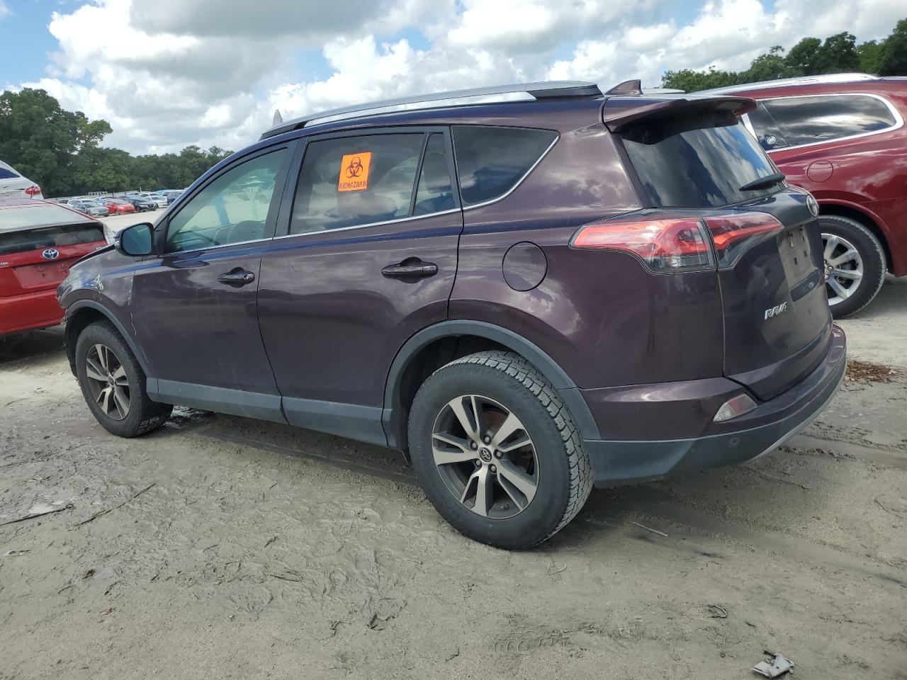 2T3RFREV5HW633311 2017 Toyota Rav4 Xle