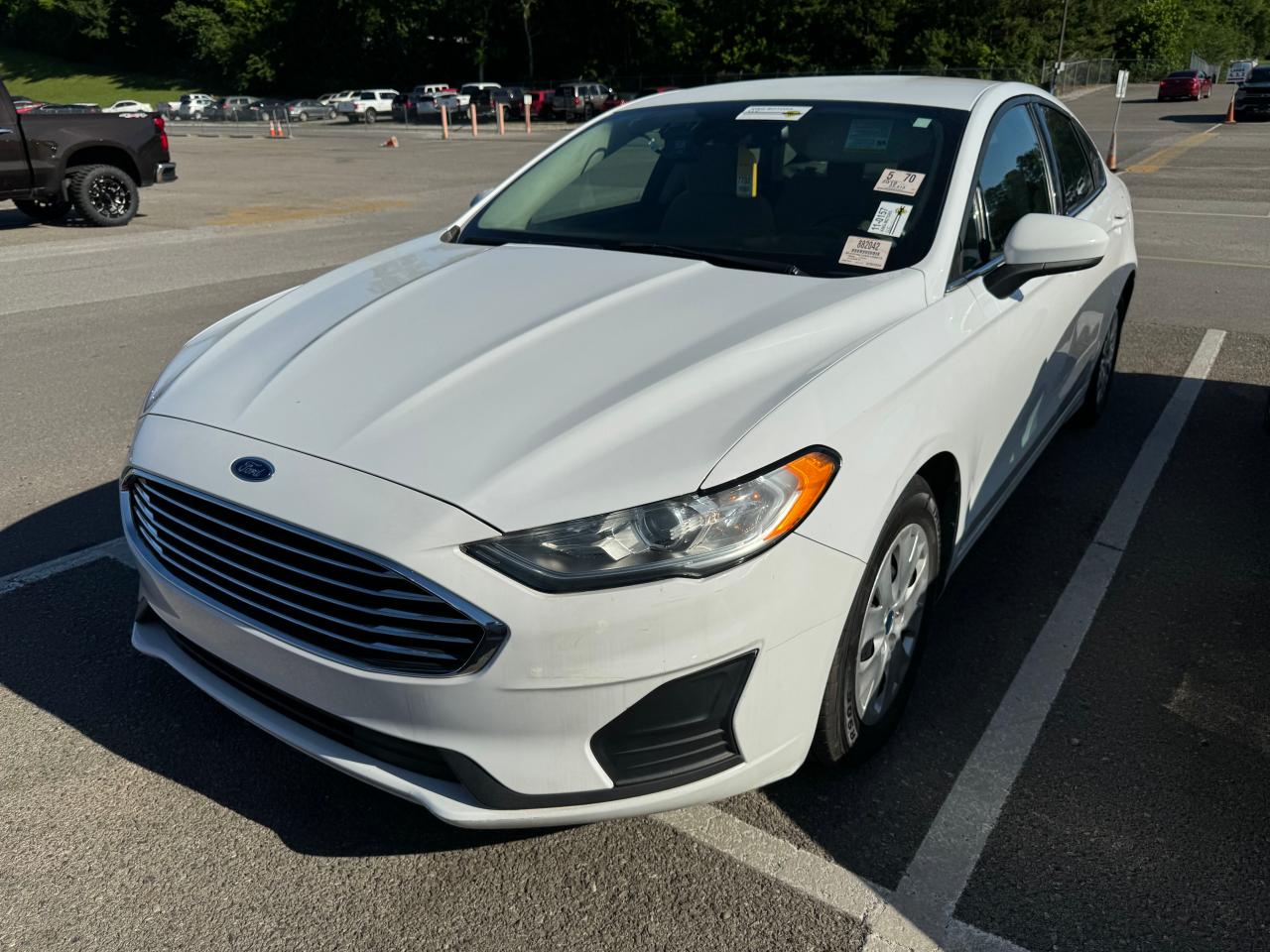 2019 Ford Fusion S vin: 3FA6P0G70KR160073