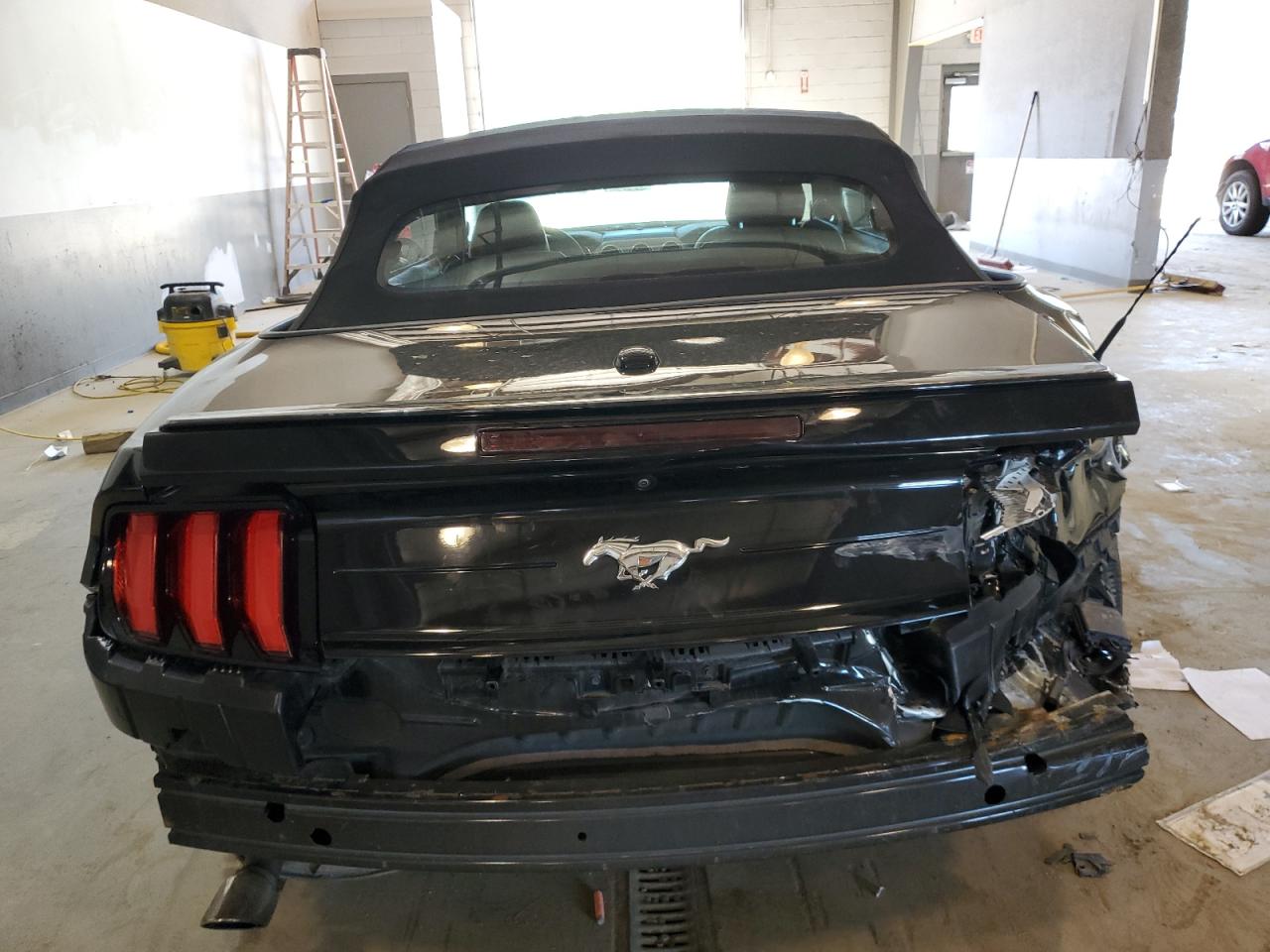 1FATP8UH1M5105524 2021 Ford Mustang