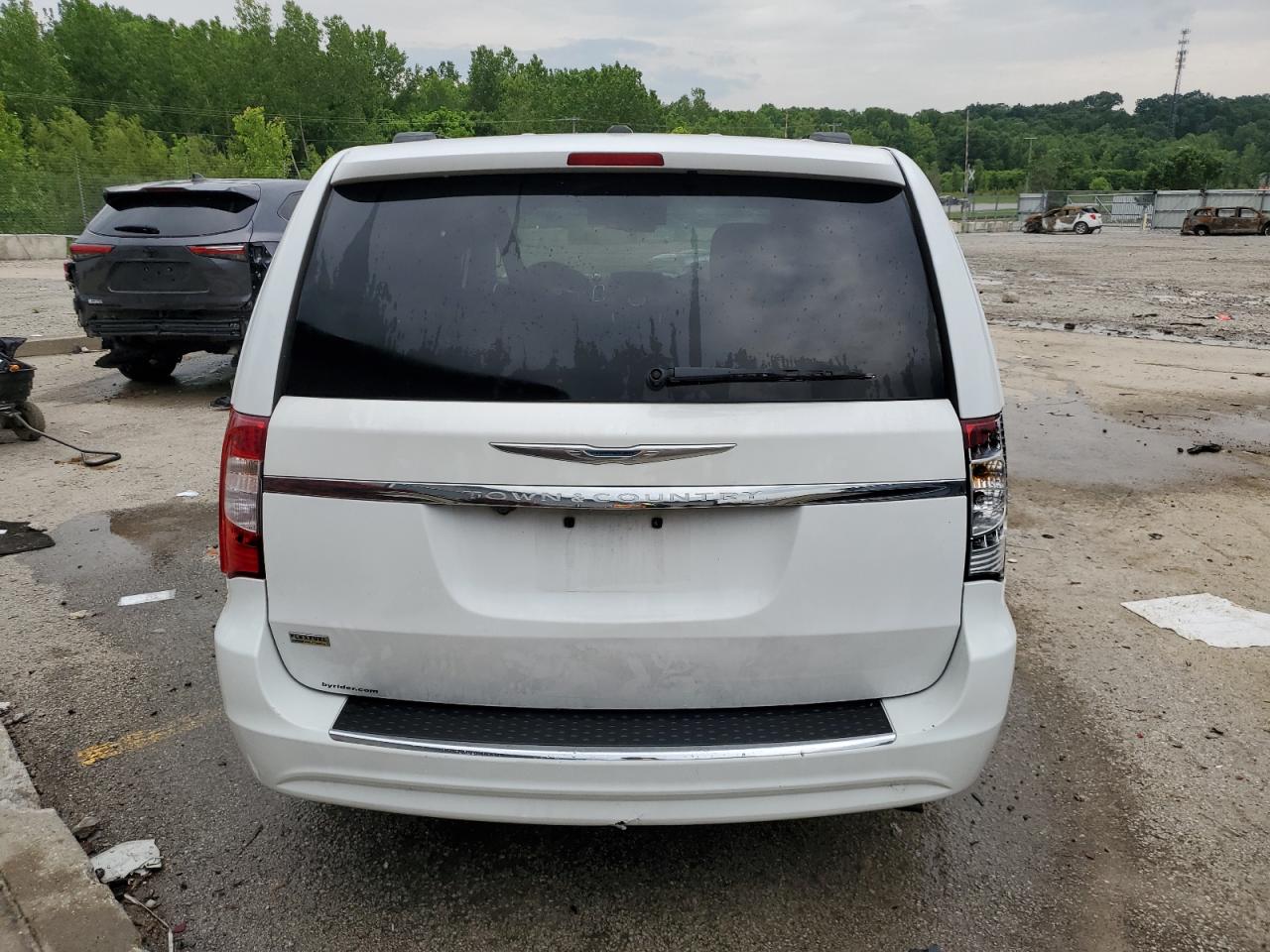 Lot #2857898908 2014 CHRYSLER TOWN & COU