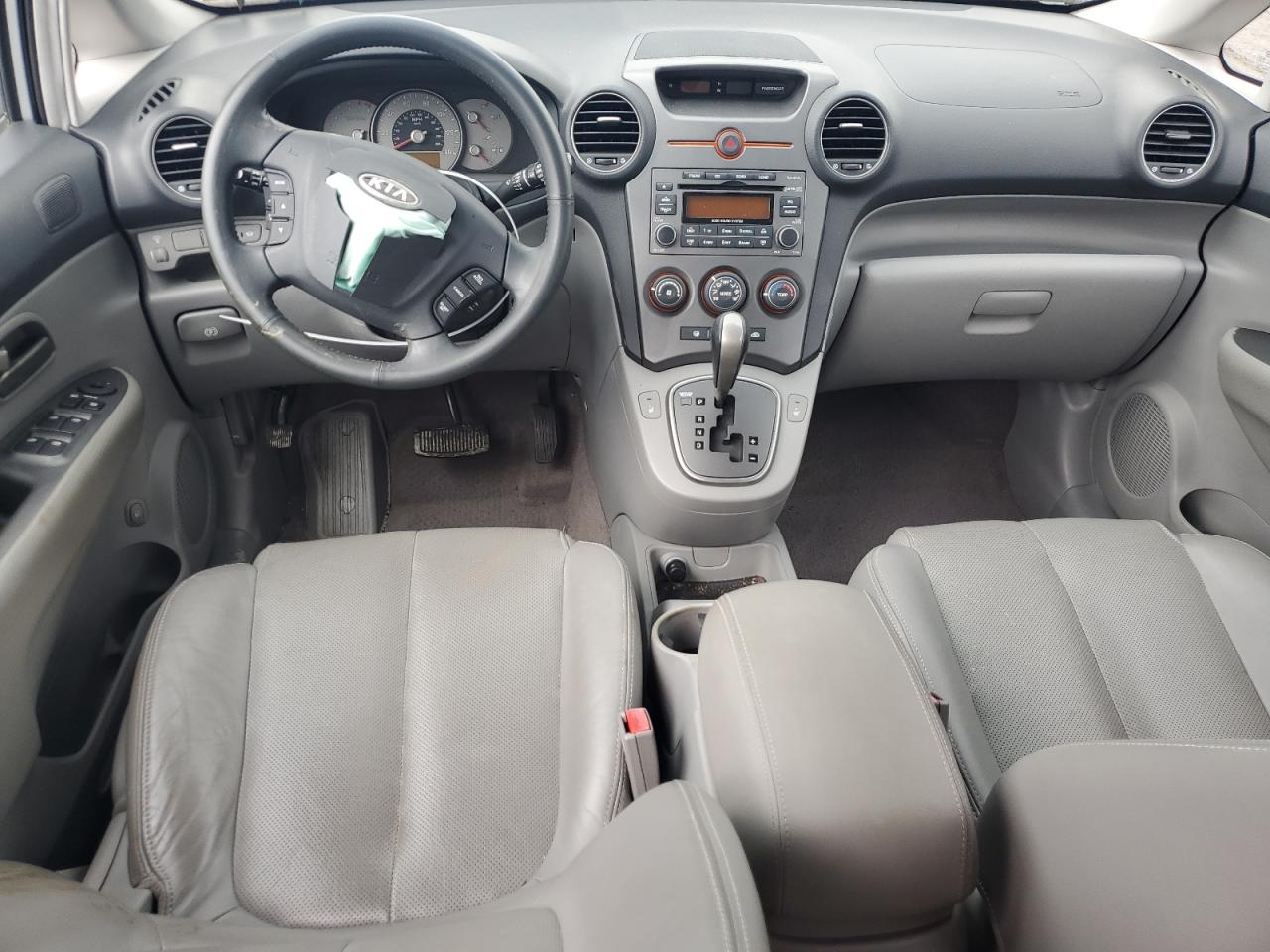 KNAFG526X77042159 2007 Kia Rondo Lx