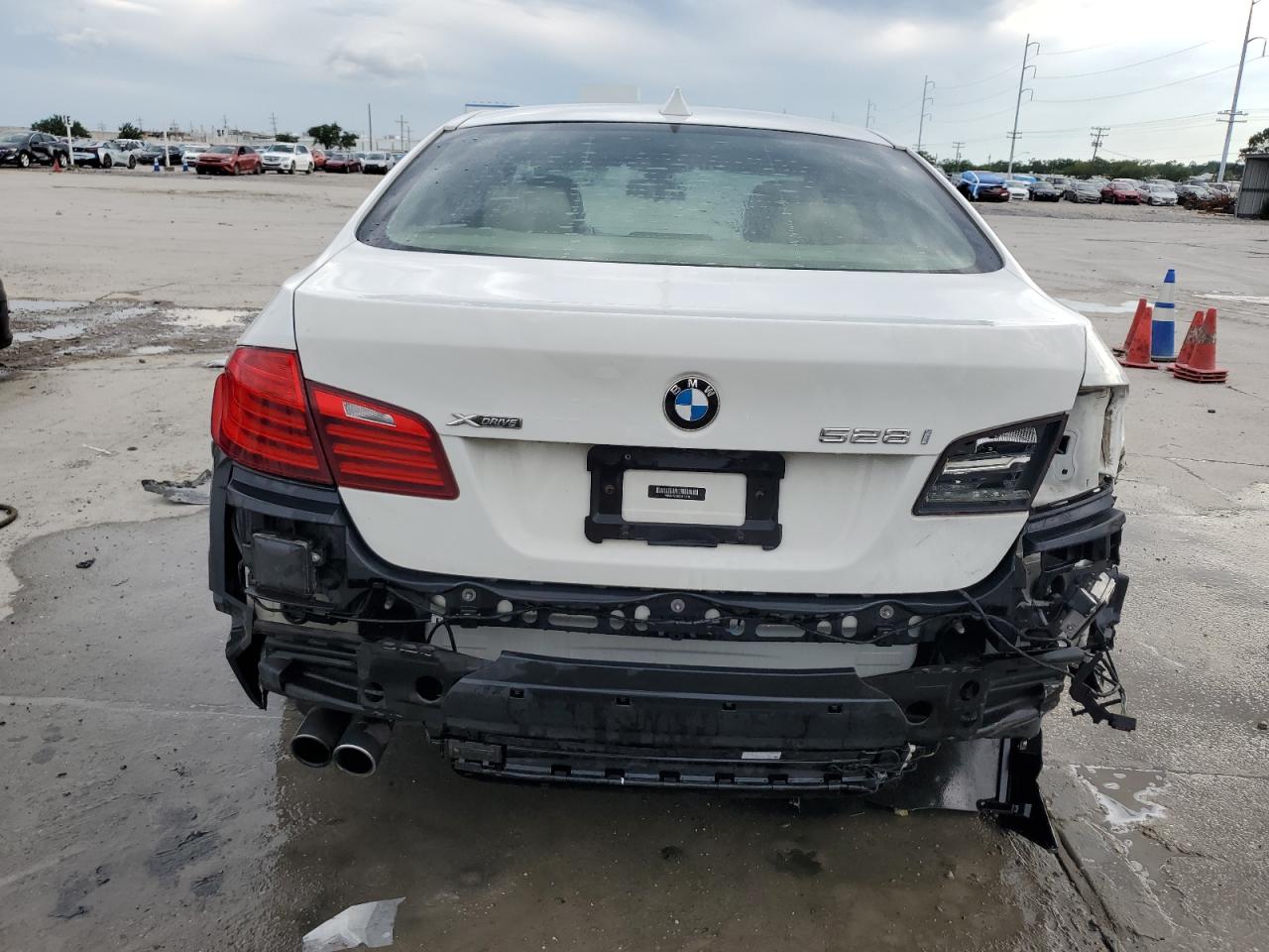 2014 BMW 528 Xi vin: WBA5A7C58ED615878