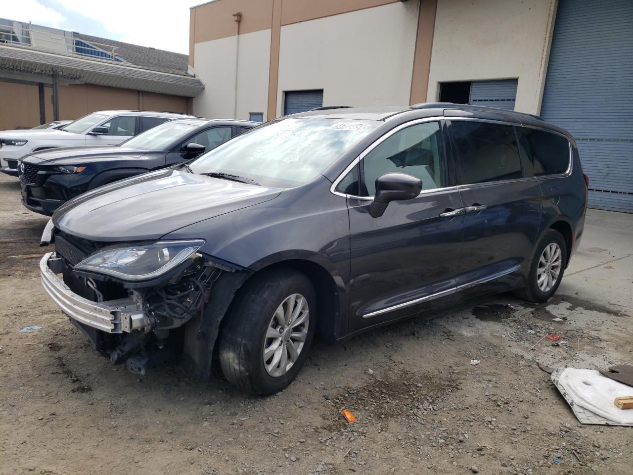 2C4RC1BG3HR524033 2017 Chrysler Pacifica Touring L