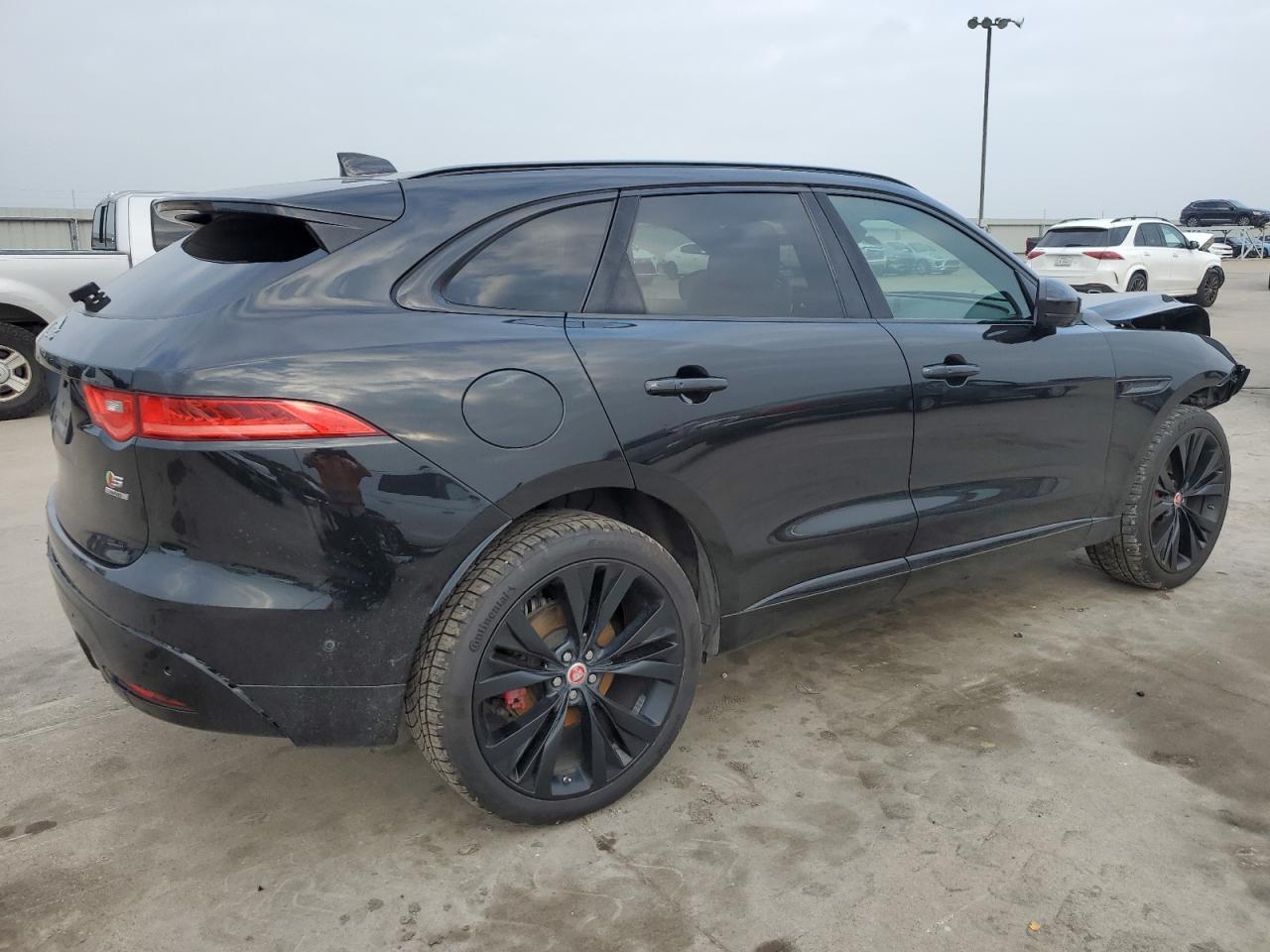 SADCM2FV9KA610304 2019 Jaguar F-Pace S