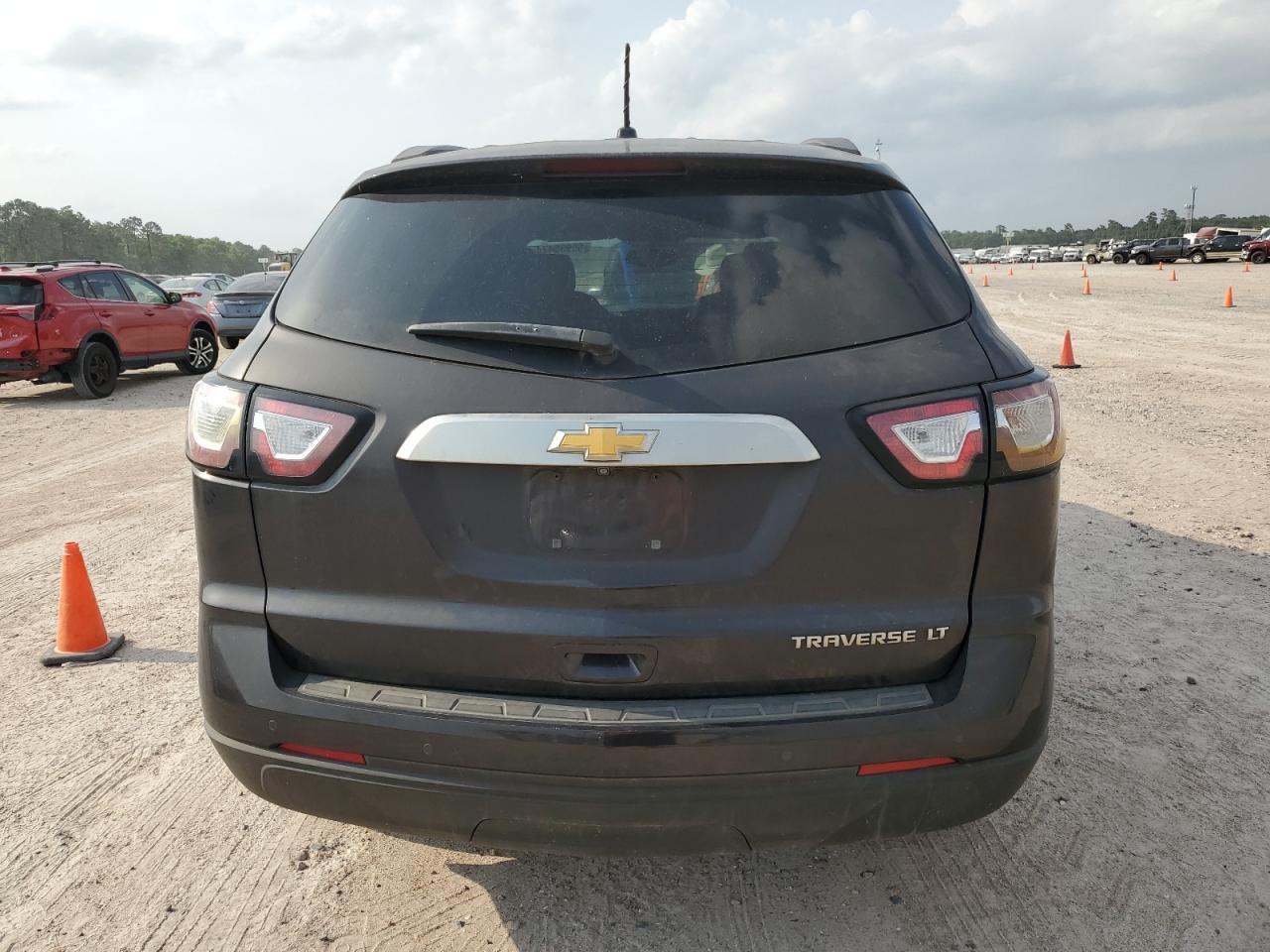 1GNKRGKD7FJ363591 2015 Chevrolet Traverse Lt