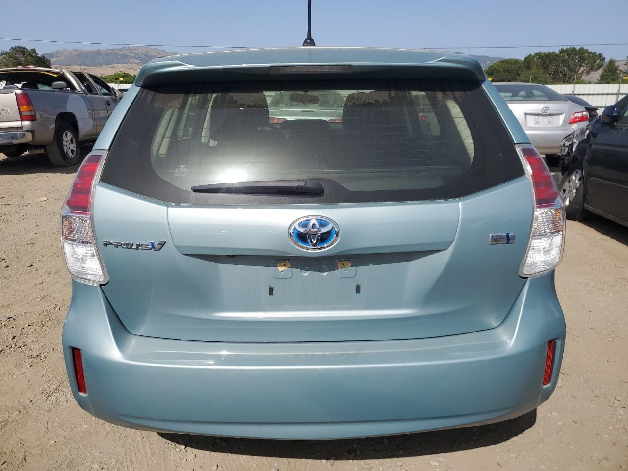 JTDZN3EU5HJ070802 2017 Toyota Prius V