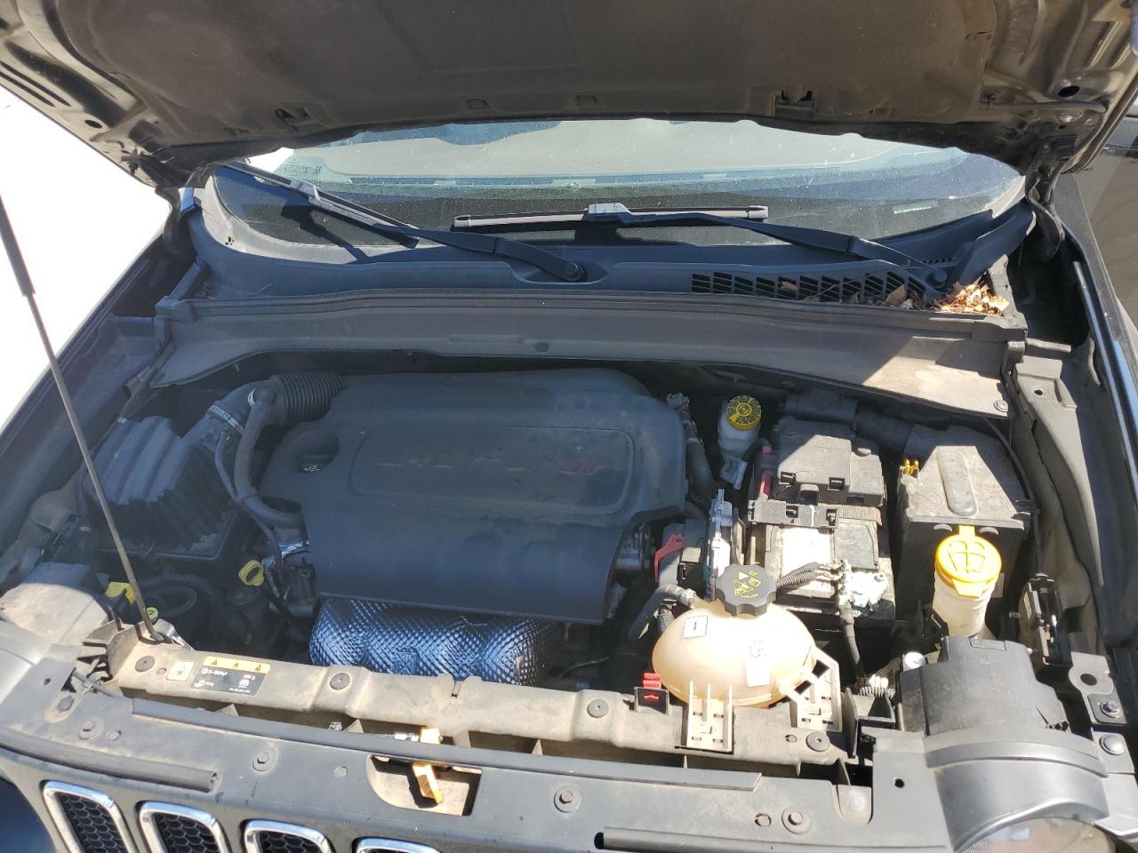 ZACCJABT3FPB94940 2015 Jeep Renegade Latitude