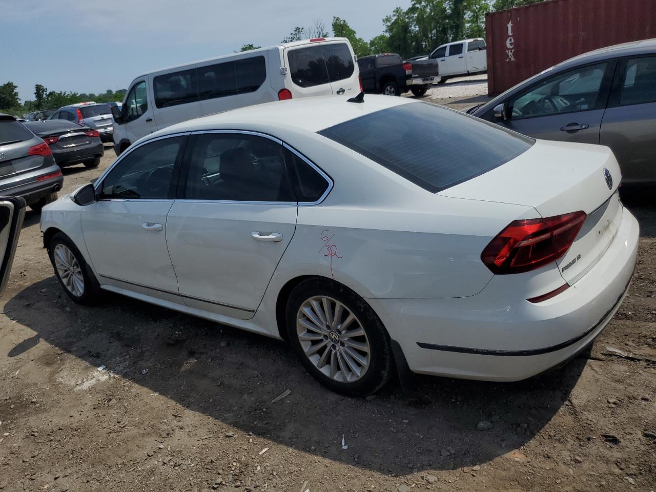 1VWBT7A34HC014900 2017 Volkswagen Passat Se