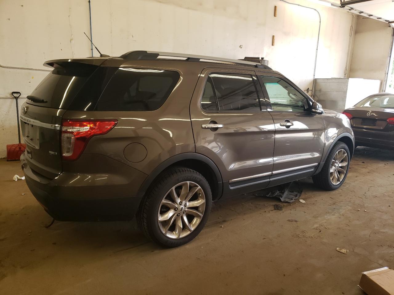 2015 Ford Explorer Limited vin: 1FM5K8F83FGC64384