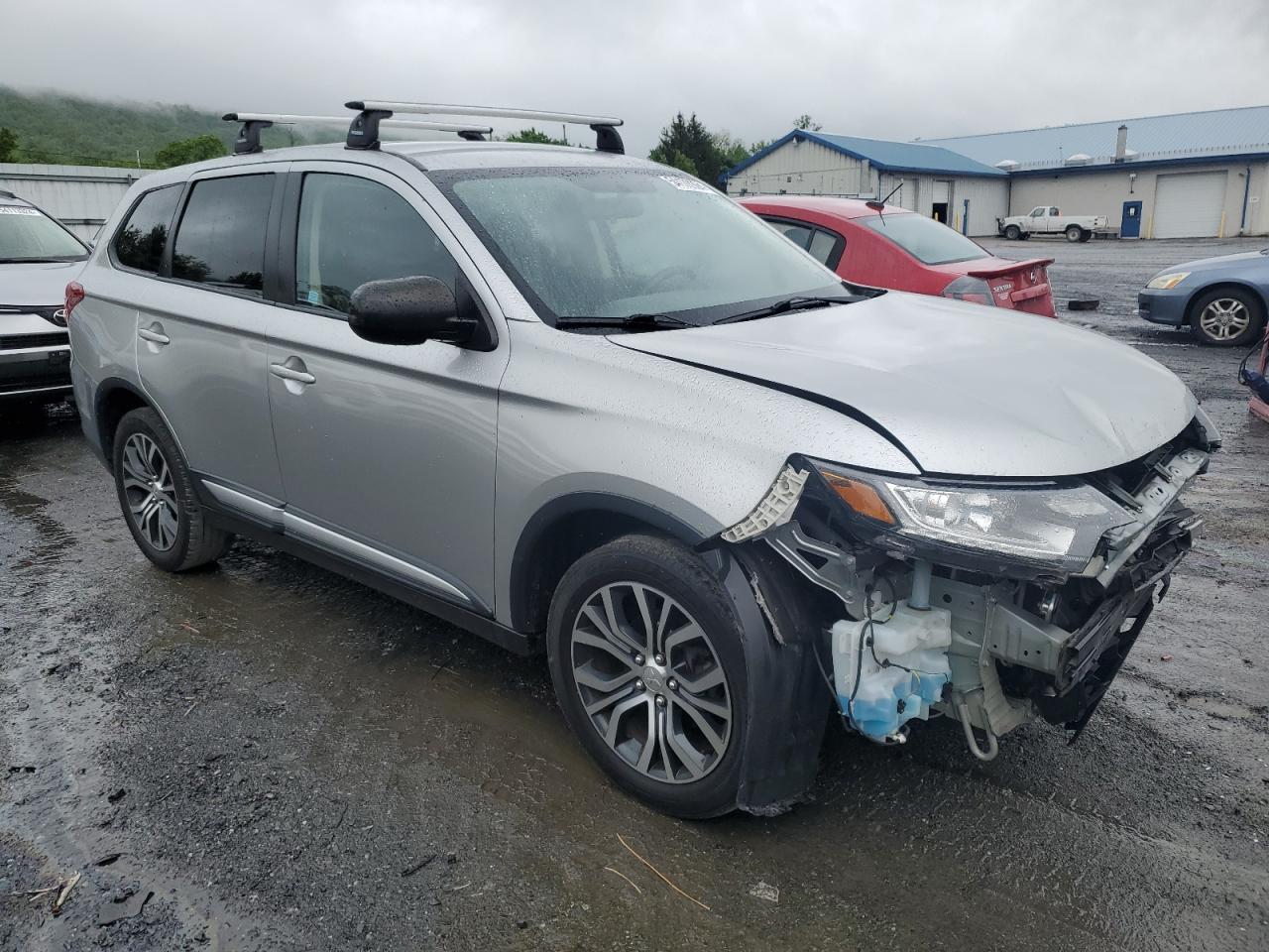 JA4AD2A33JZ060925 2018 Mitsubishi Outlander Es