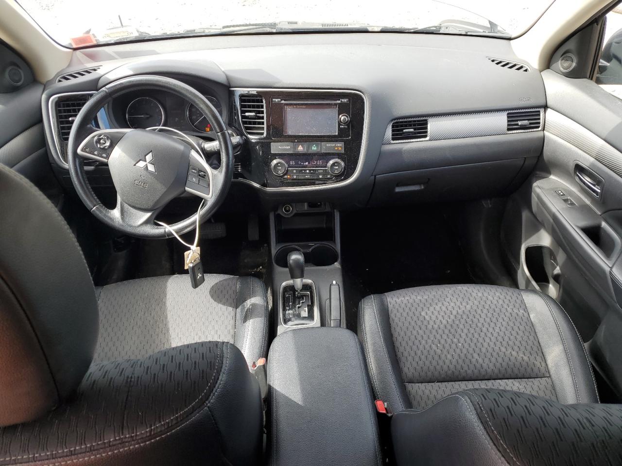 JA4AZ3A31FZ004223 2015 Mitsubishi Outlander Se