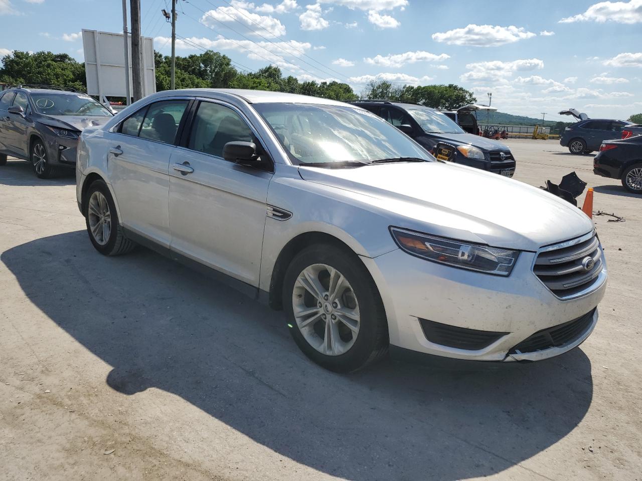 2018 Ford Taurus Se vin: 1FAHP2D83JG115300