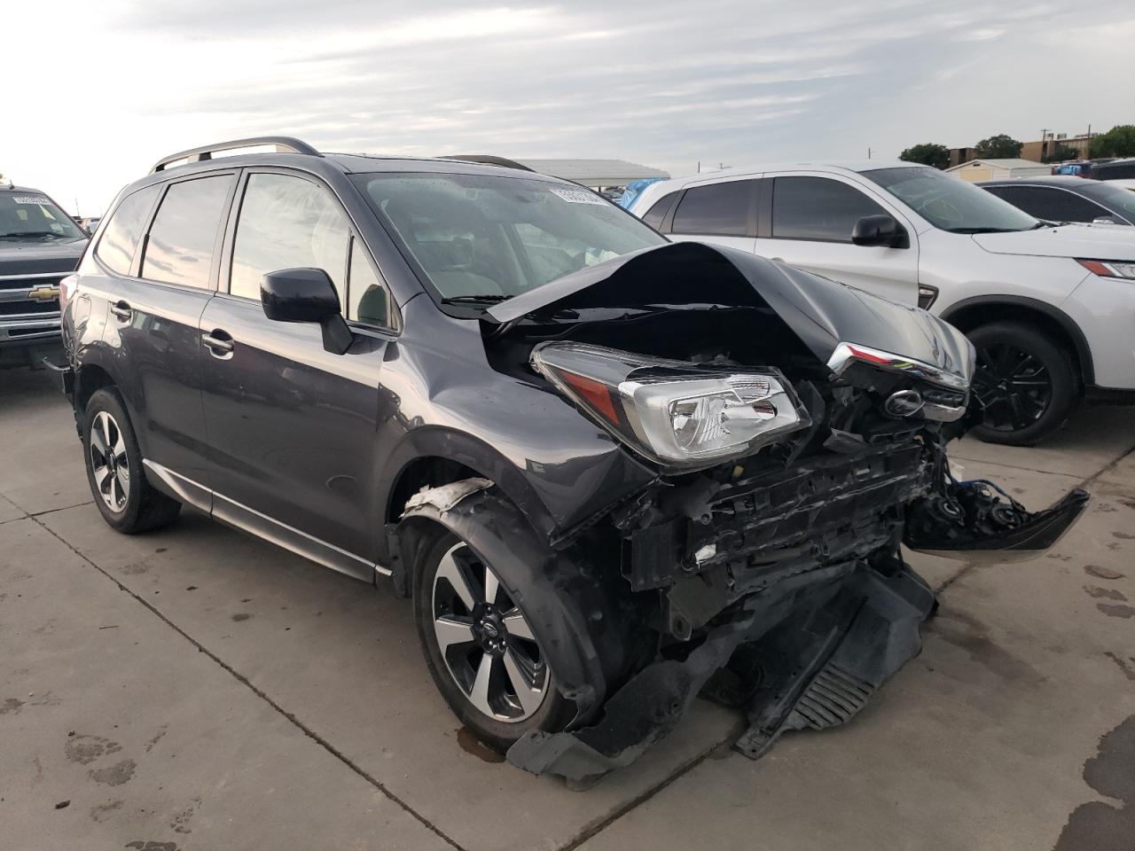 2017 Subaru Forester 2.5I Premium vin: JF2SJAGC1HH545618