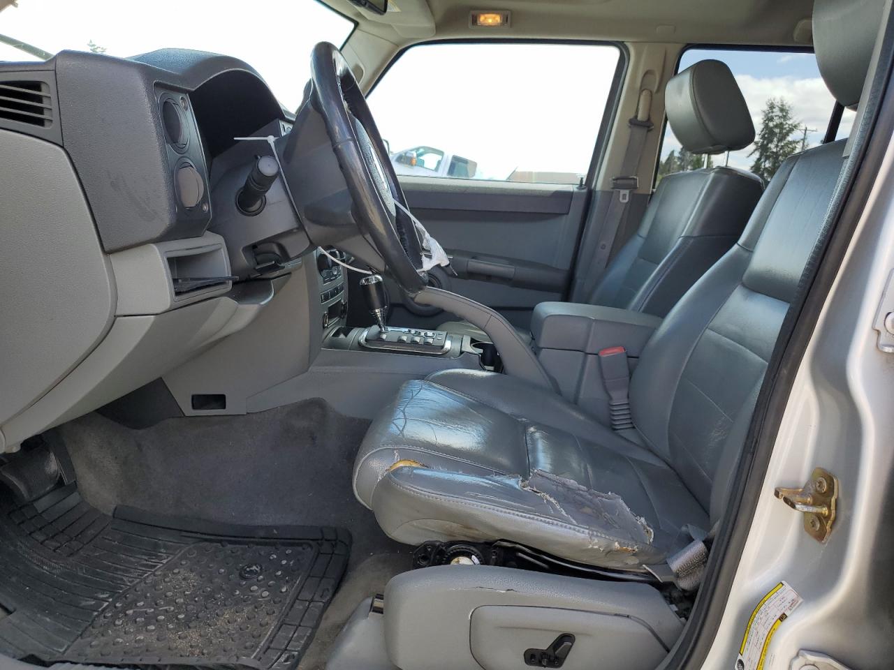 1J8HG48KX6C283020 2006 Jeep Commander