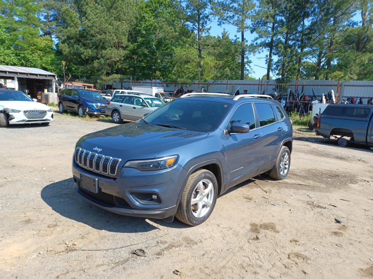 2019 Jeep Cherokee Latitude Plus vin: 1C4PJLLB3KD475101