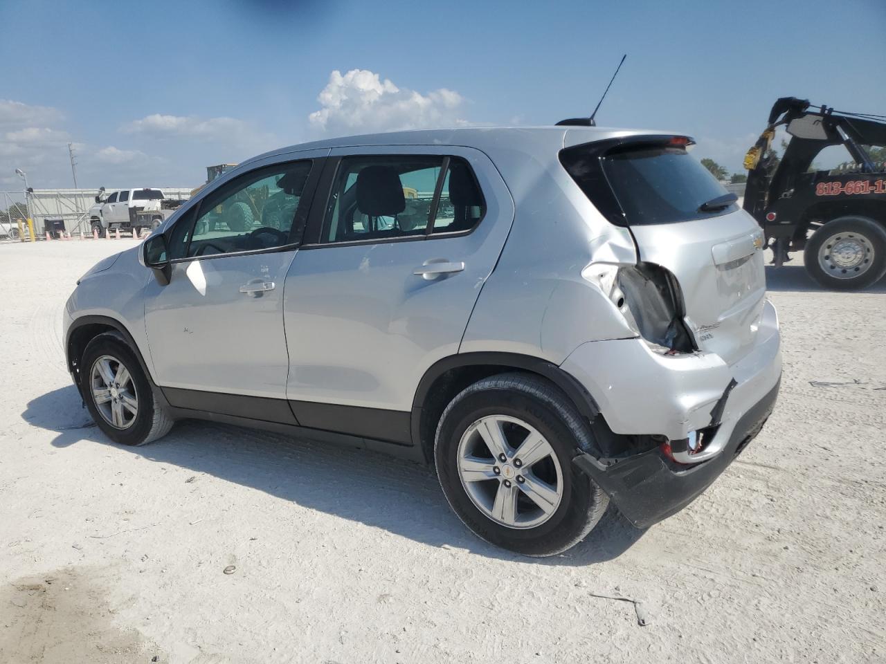 3GNCJKSB7KL400218 2019 Chevrolet Trax Ls