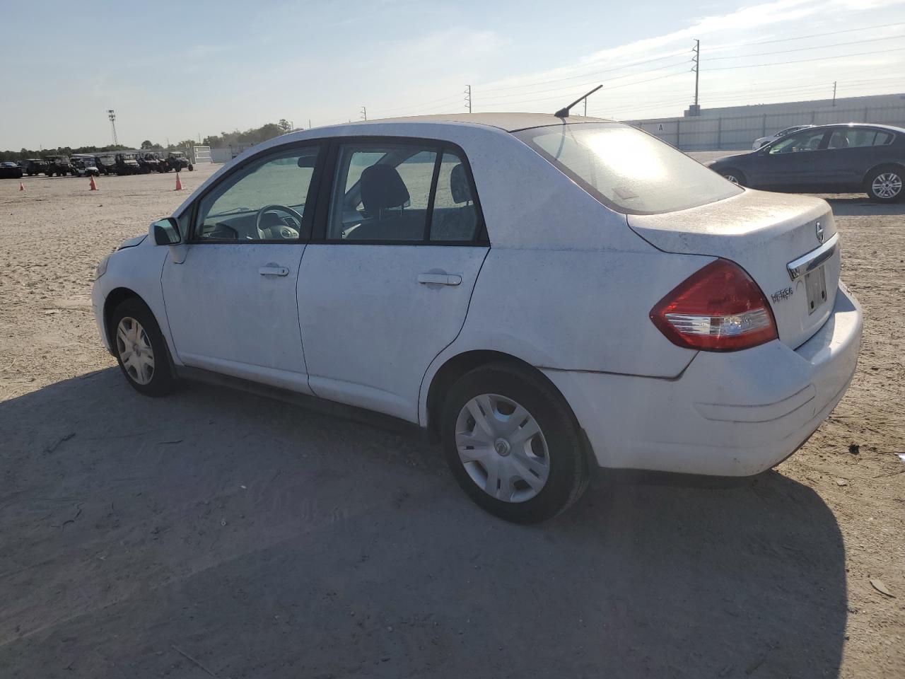 3N1BC1APXBL485483 2011 Nissan Versa S