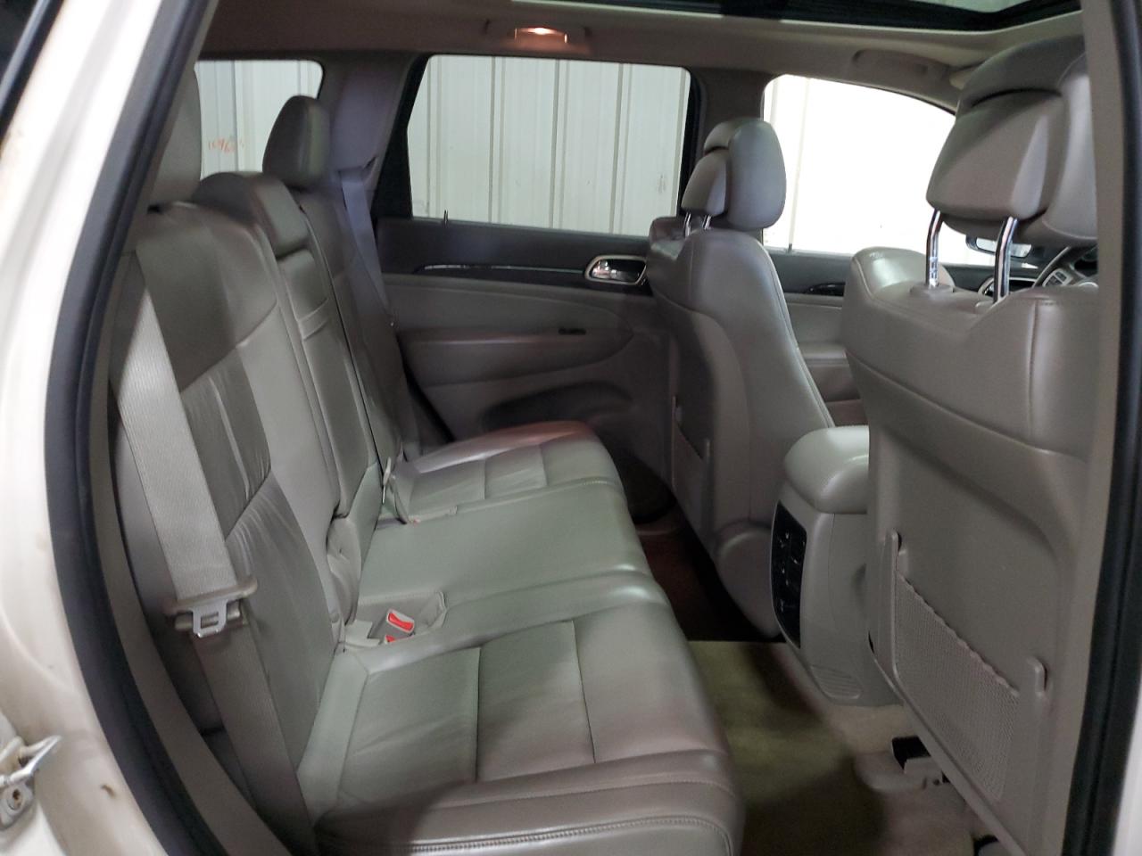 1J4RR4GG7BC519484 2011 Jeep Grand Cherokee Laredo