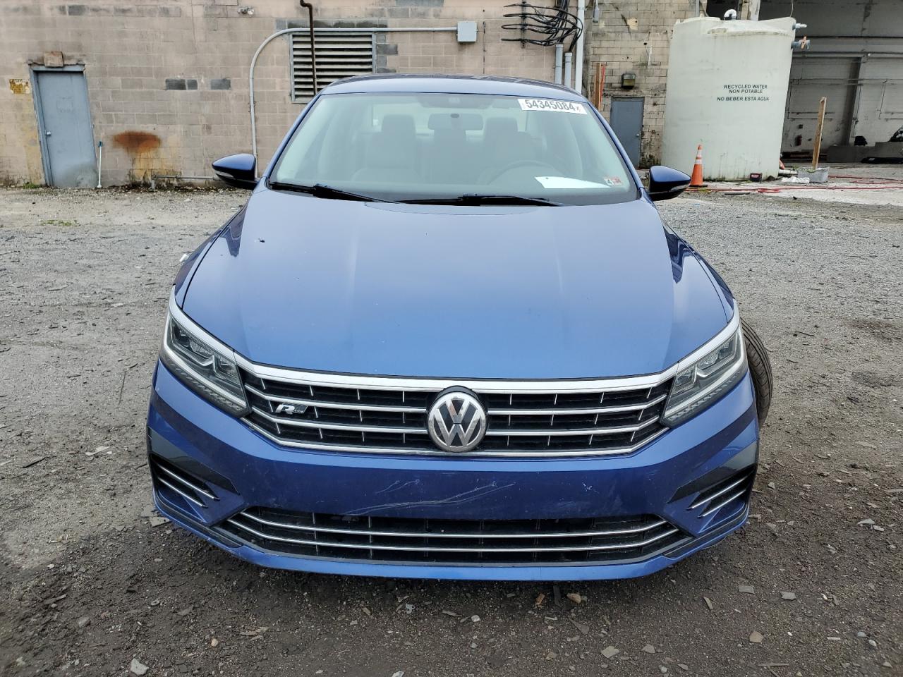 1VWDT7A37HC050606 2017 Volkswagen Passat R-Line