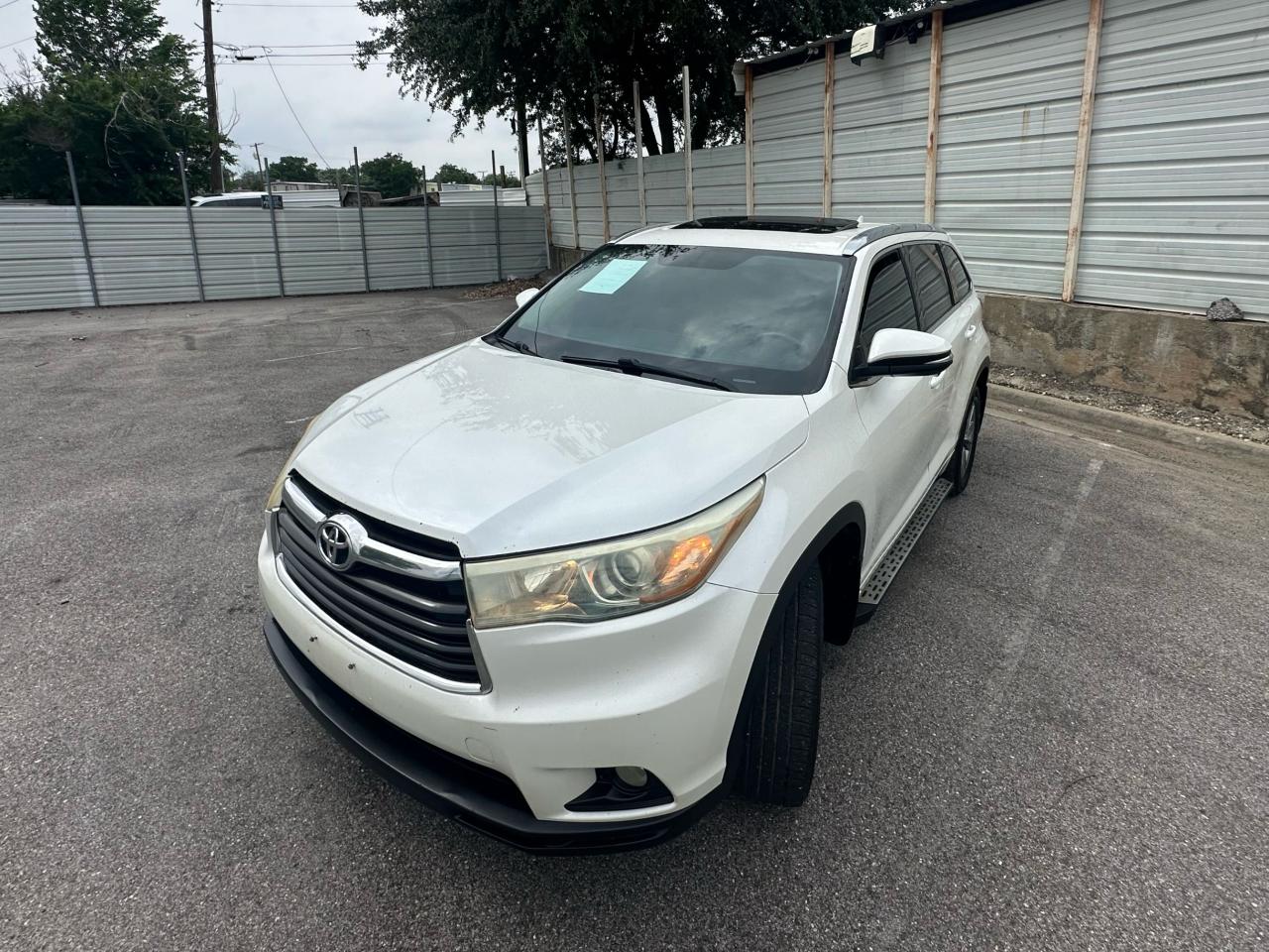 Lot #2519285961 2015 TOYOTA HIGHLANDER