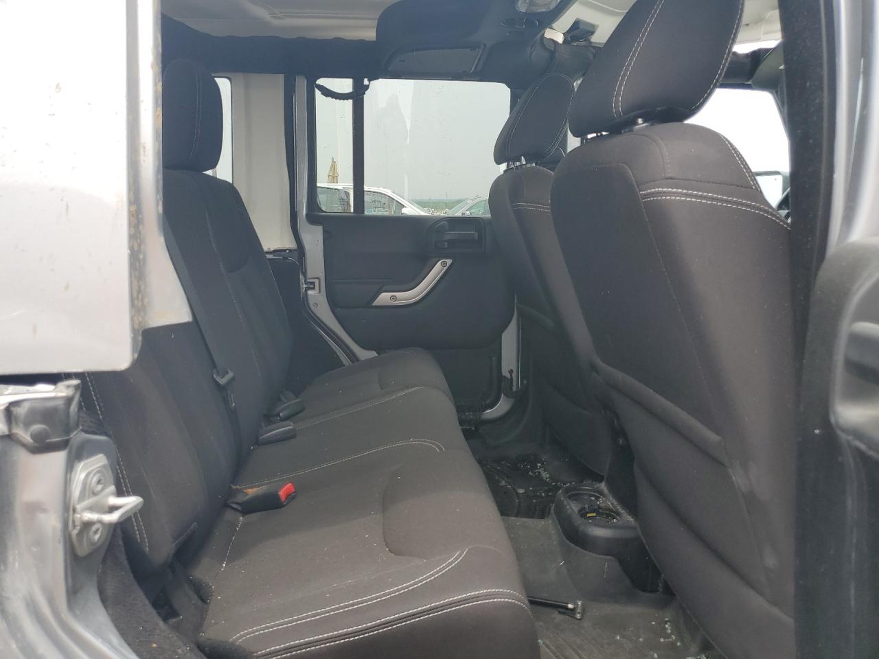 1C4BJWEGXFL691284 2015 Jeep Wrangler Unlimited Sahara