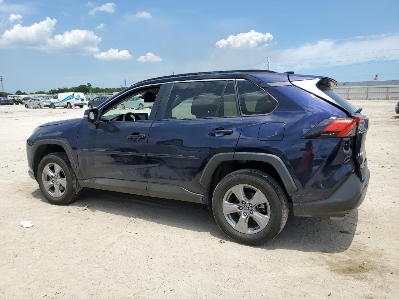 2T3P1RFV1NW255259 2022 Toyota Rav4 Xle