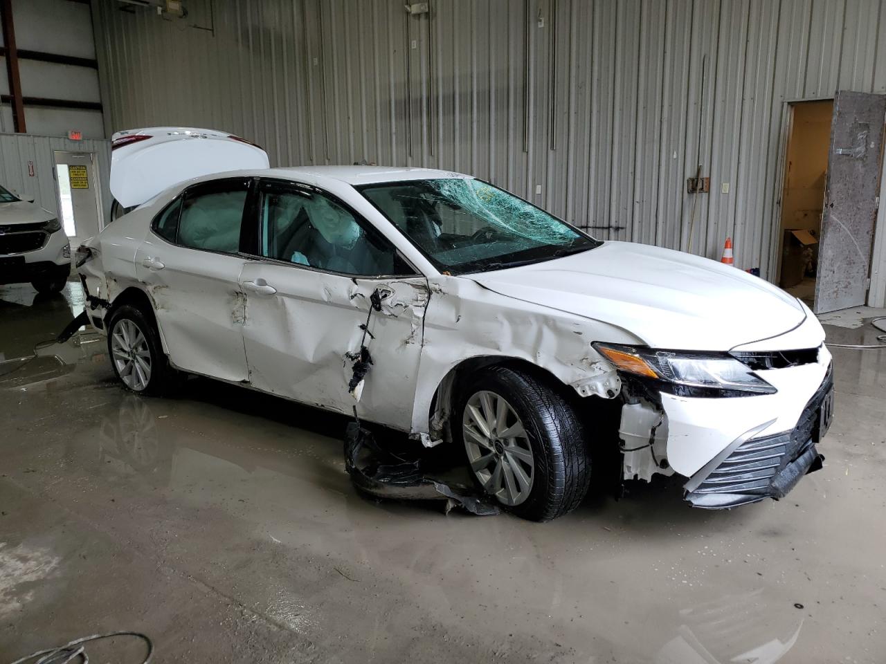 4T1R11BK8MU024369 2021 Toyota Camry Le