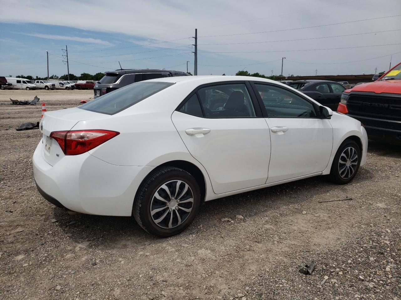 5YFBURHE0JP826274 2018 Toyota Corolla L