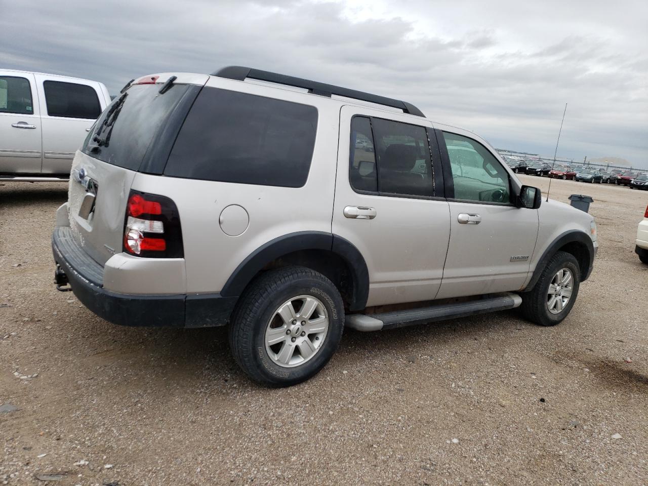 1FMEU73E47UB16763 2007 Ford Explorer Xlt