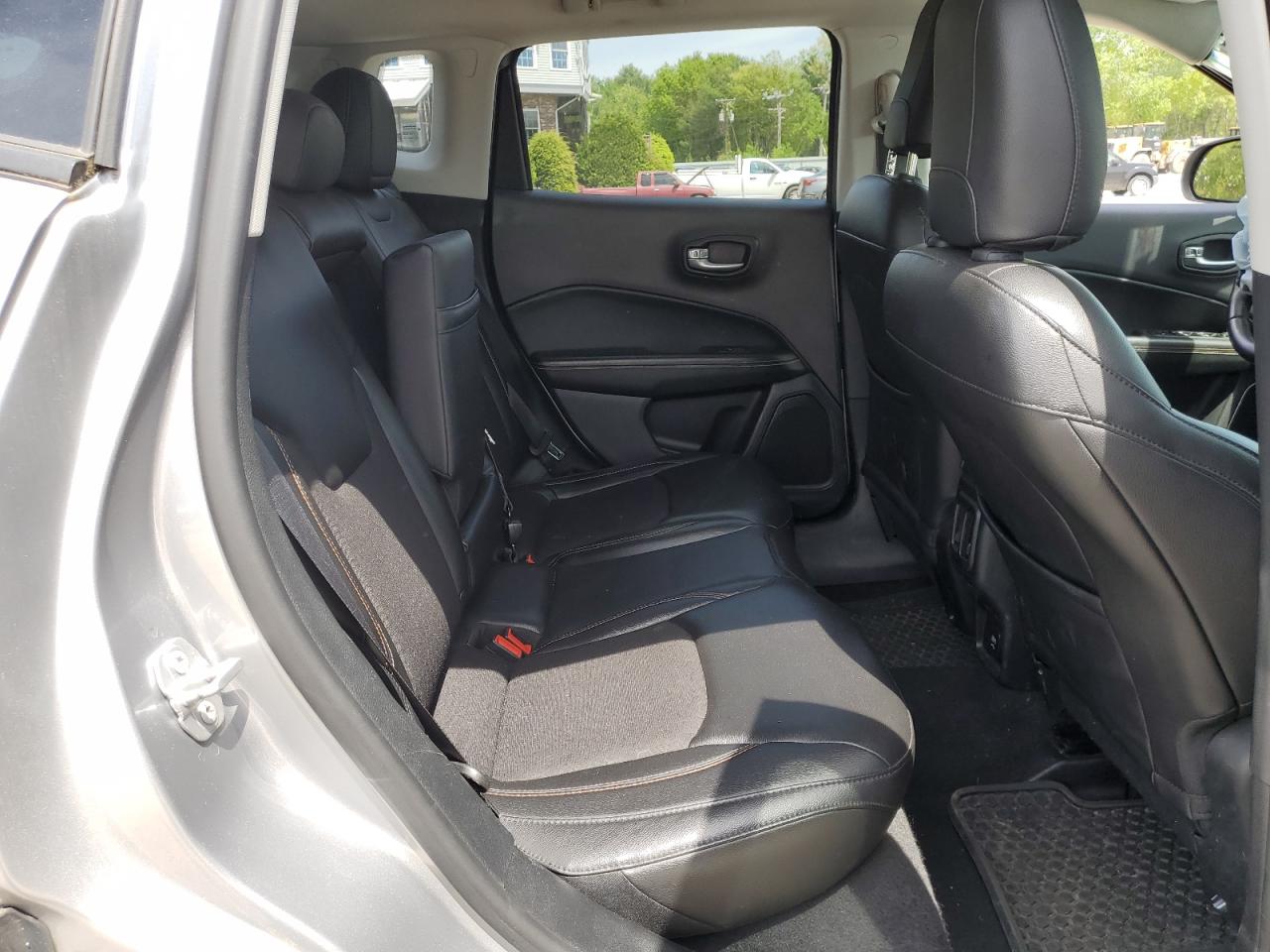 3C4NJDBB0JT254496 2018 Jeep Compass Latitude