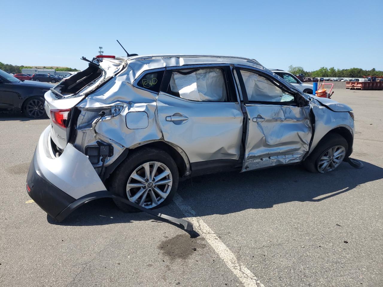 NISSAN ROGUE SPOR 2019 silver  gas JN1BJ1CR0KW625085 photo #4